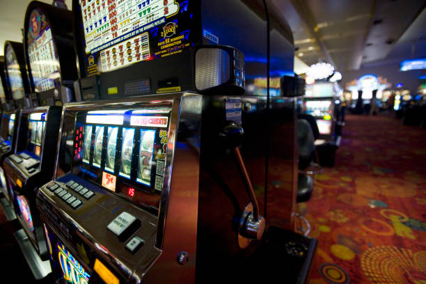mega 138 mobile app interface showing dice game betting options and live stream
