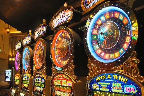 Live Dream Catcher wheel game broadcast on mega 138 mobile app